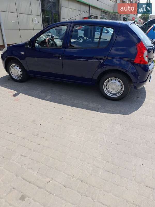 Хэтчбек Dacia Sandero 2009 в Житомире