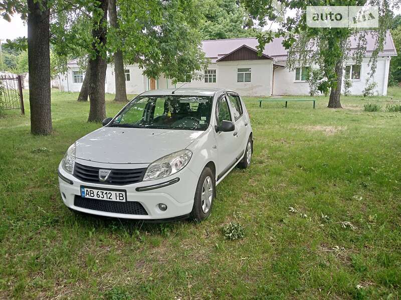 Хетчбек Dacia Sandero 2009 в Немирові