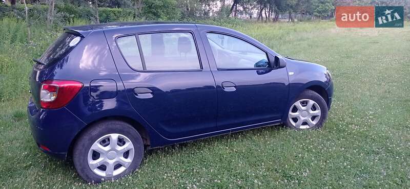 Хэтчбек Dacia Sandero 2013 в Луцке