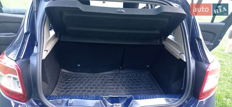 Хэтчбек Dacia Sandero 2013 в Луцке