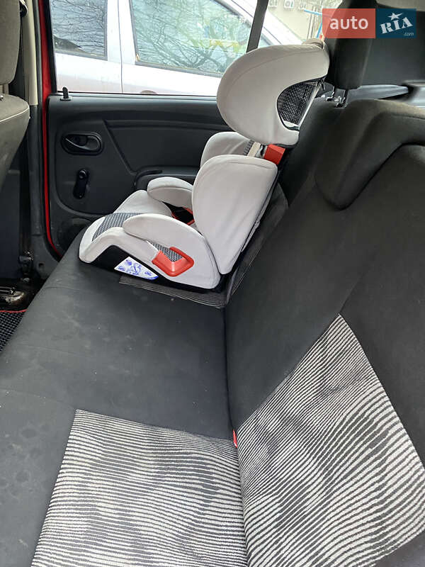 Хетчбек Dacia Sandero 2009 в Виноградові