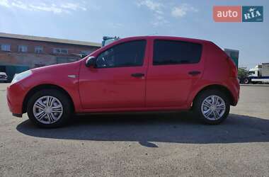 Хэтчбек Dacia Sandero 2009 в Виннице