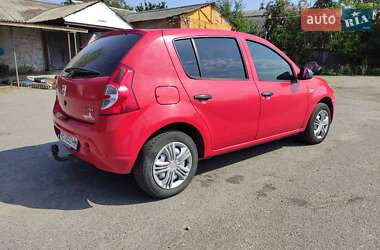 Хэтчбек Dacia Sandero 2009 в Виннице