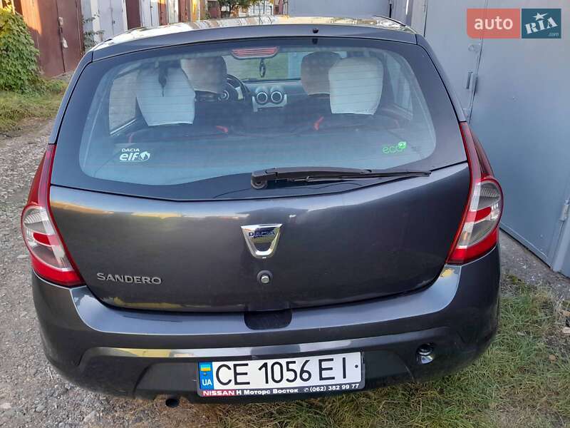 Хетчбек Dacia Sandero 2013 в Чернівцях фото 5 Хетчбек Dacia Sandero 2013 в Чернівцях
