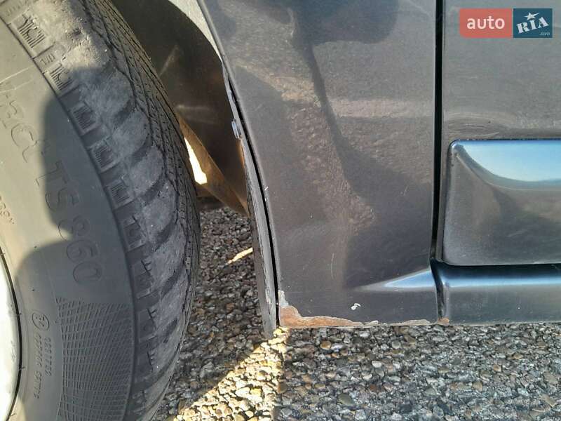 Хетчбек Dacia Sandero 2013 в Чернівцях фото 32 Хетчбек Dacia Sandero 2013 в Чернівцях