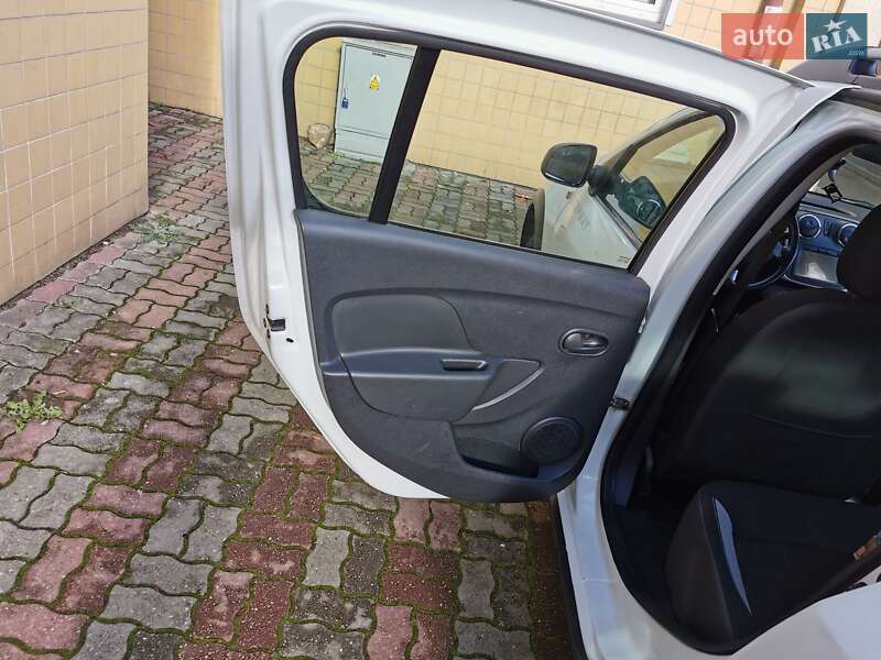Хетчбек Dacia Sandero 2013 в Дніпрі