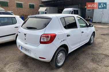 Хетчбек Dacia Sandero 2014 в Чернівцях