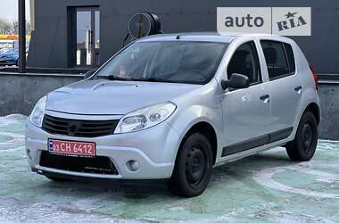 Хетчбек Dacia Sandero 2010 в Луцьку