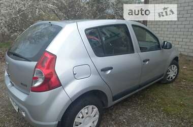 Хэтчбек Dacia Sandero 2008 в Киеве