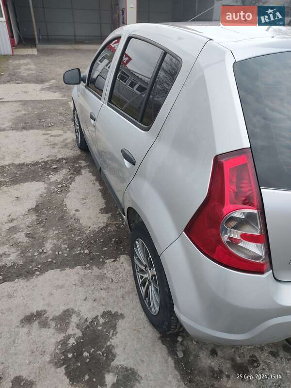 Хэтчбек Dacia Sandero 2009 в Гадяче фото 7 Хэтчбек Dacia Sandero 2009 в Гадяче