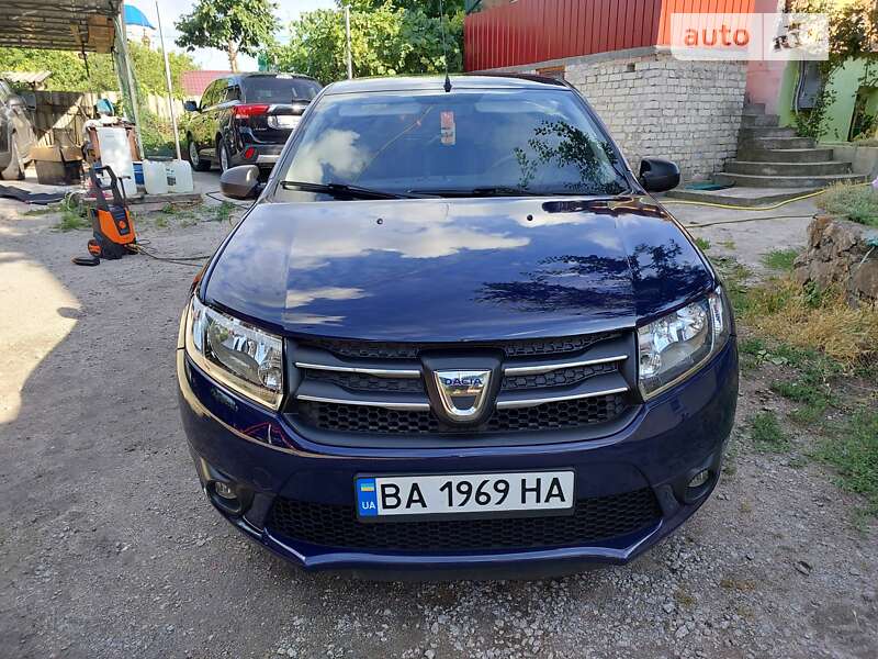 Хетчбек Dacia Sandero 2015 в Кропивницькому
