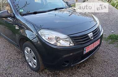 Хэтчбек Dacia Sandero 2009 в Виннице