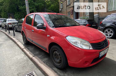 Хэтчбек Dacia Sandero 2009 в Киеве