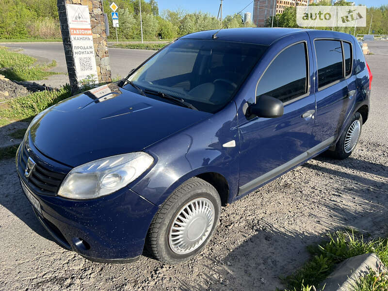 Dacia Sandero 2011