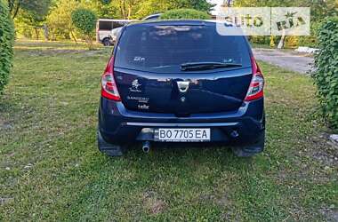 Хэтчбек Dacia Sandero 2010 в Кременце