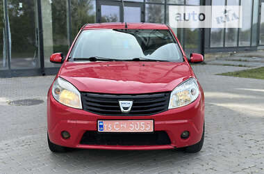 Хэтчбек Dacia Sandero 2010 в Ровно