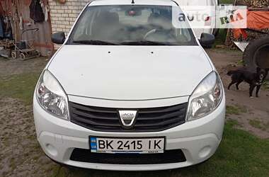 Хэтчбек Dacia Sandero 2009 в Ровно