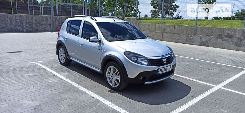 Хэтчбек Dacia Sandero 2011 в Первомайске