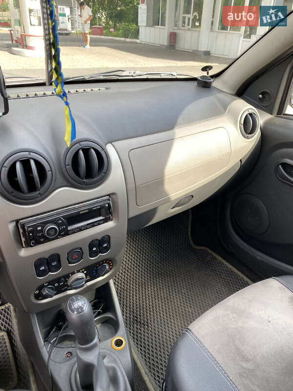 Хетчбек Dacia Sandero 2009 в Гадячі фото 9 Хетчбек Dacia Sandero 2009 в Гадячі