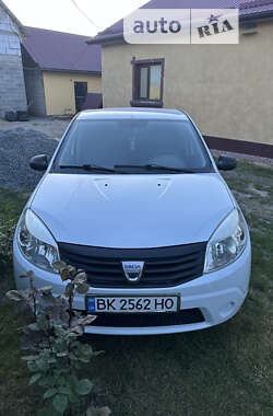 Хэтчбек Dacia Sandero 2009 в Радивилове