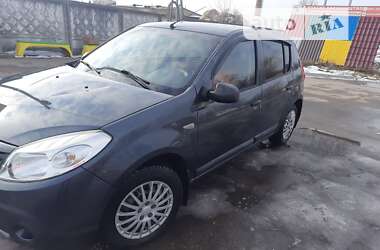 Хетчбек Dacia Sandero 2009 в Тростянці