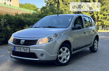 Хетчбек Dacia Sandero 2009 в Умані