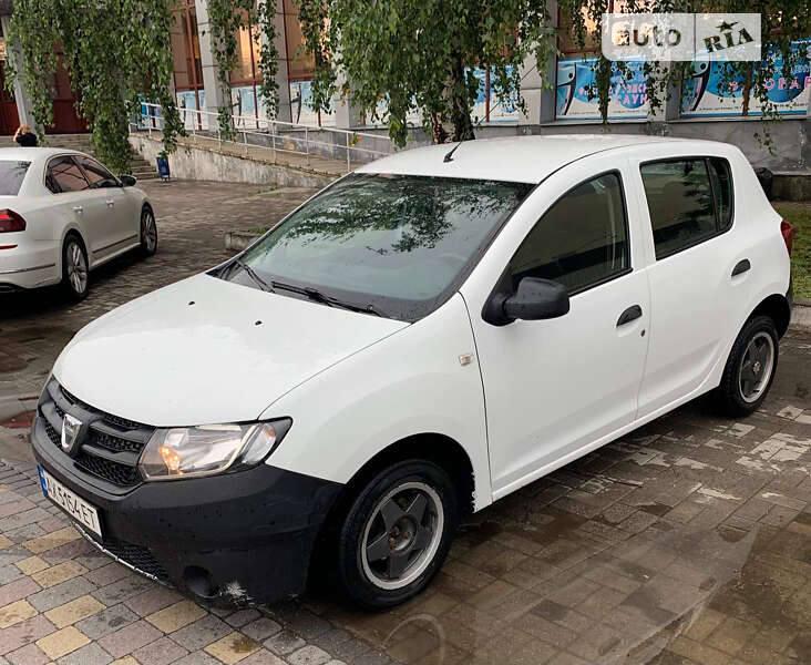 Хэтчбек Dacia Sandero 2016 в Харькове