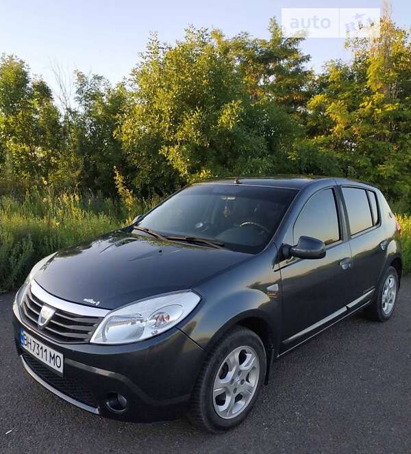 Хетчбек Dacia Sandero 2008 в Балті