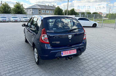 Хэтчбек Dacia Sandero 2009 в Луцке