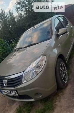 Хэтчбек Dacia Sandero 2008 в Ахтырке