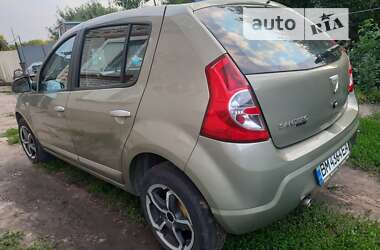 Хетчбек Dacia Sandero 2008 в Охтирці