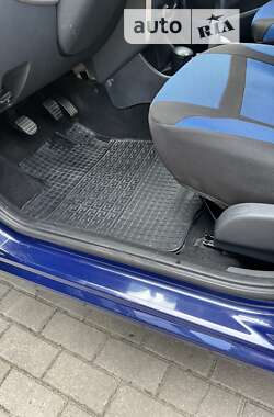 Хэтчбек Dacia Sandero 2009 в 