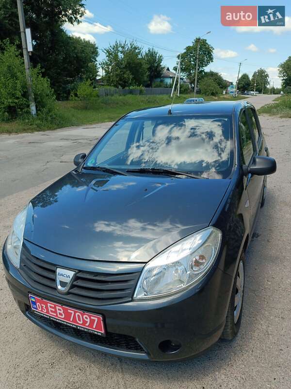 Хетчбек Dacia Sandero 2009 в Хоролі