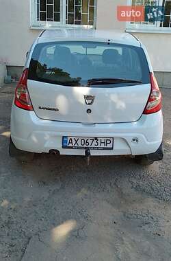 Хетчбек Dacia Sandero 2011 в Лозовій