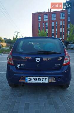 Хетчбек Dacia Sandero 2009 в Києві