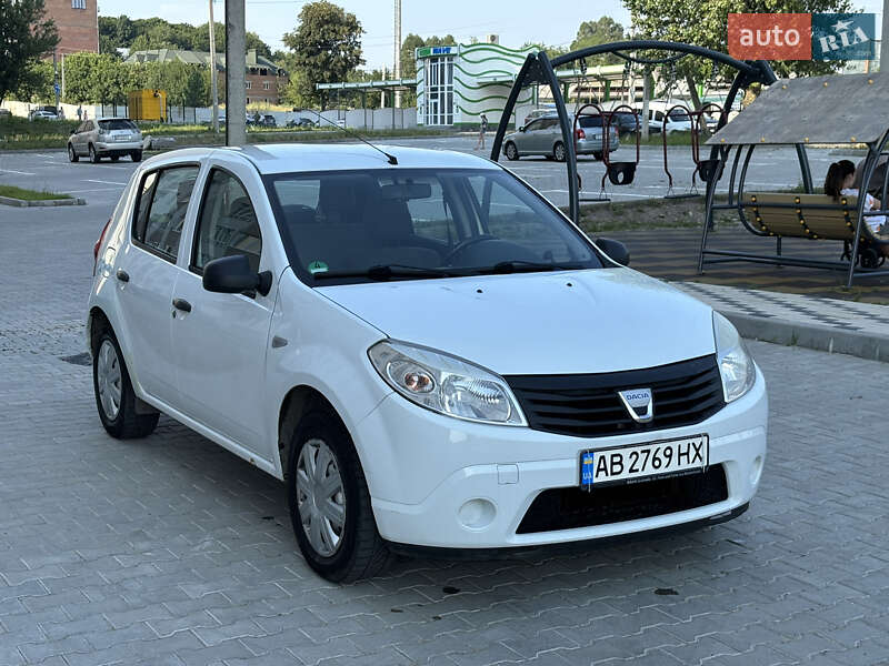 Хетчбек Dacia Sandero 2009 в Хмельницькому