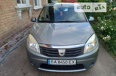 Хетчбек Dacia Sandero 2009 в Кропивницькому