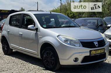 Хэтчбек Dacia Sandero 2008 в Коломые