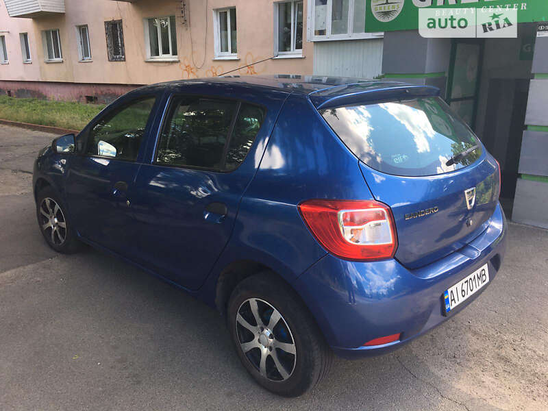 Хэтчбек Dacia Sandero 2013 в Киеве