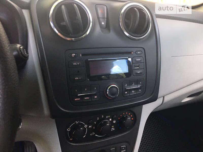 Хэтчбек Dacia Sandero 2013 в Киеве