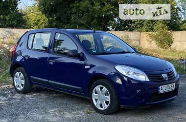 Хэтчбек Dacia Sandero 2009 в Ковеле