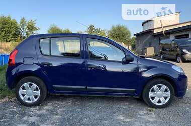 Хэтчбек Dacia Sandero 2009 в Ковеле