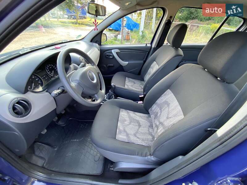 Хэтчбек Dacia Sandero 2009 в Ковеле