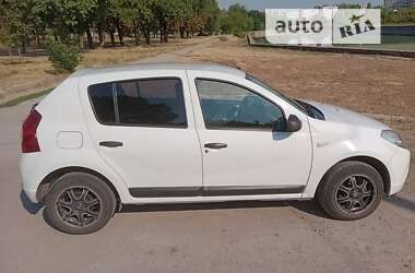 Хэтчбек Dacia Sandero 2010 в Кропивницком