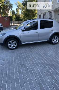 Хэтчбек Dacia Sandero 2010 в Тернополе