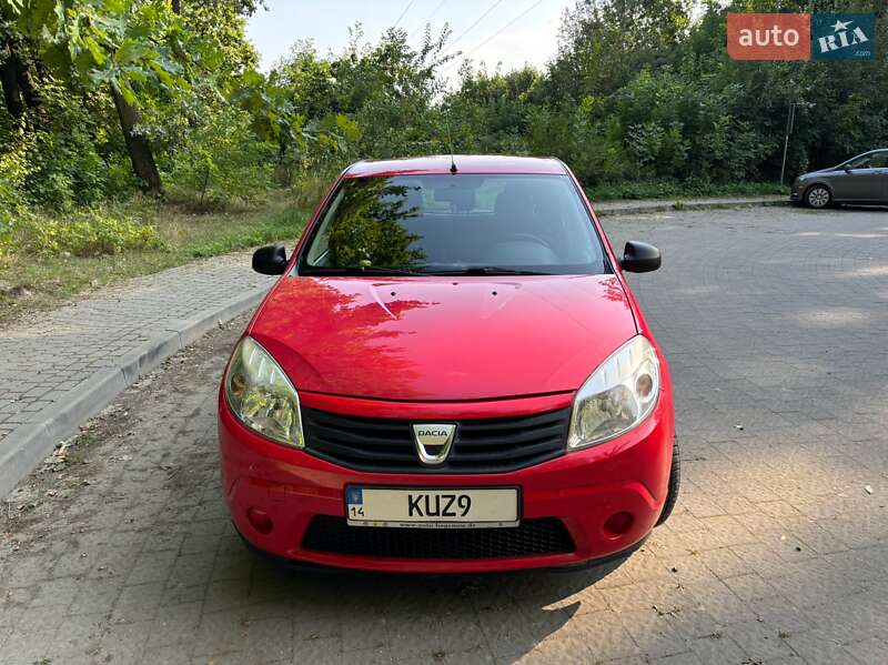 Хэтчбек Dacia Sandero 2009 в Львове