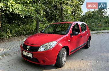 Хэтчбек Dacia Sandero 2009 в Львове