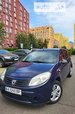 Хэтчбек Dacia Sandero 2011 в Киеве