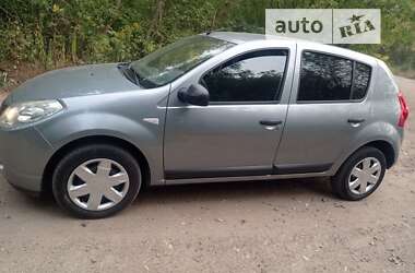 Хетчбек Dacia Sandero 2009 в Конотопі