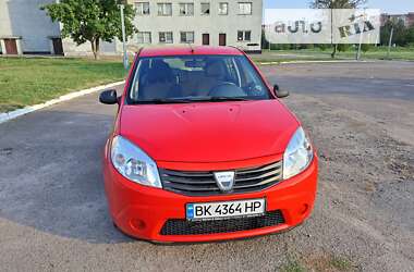 Хэтчбек Dacia Sandero 2009 в Ровно